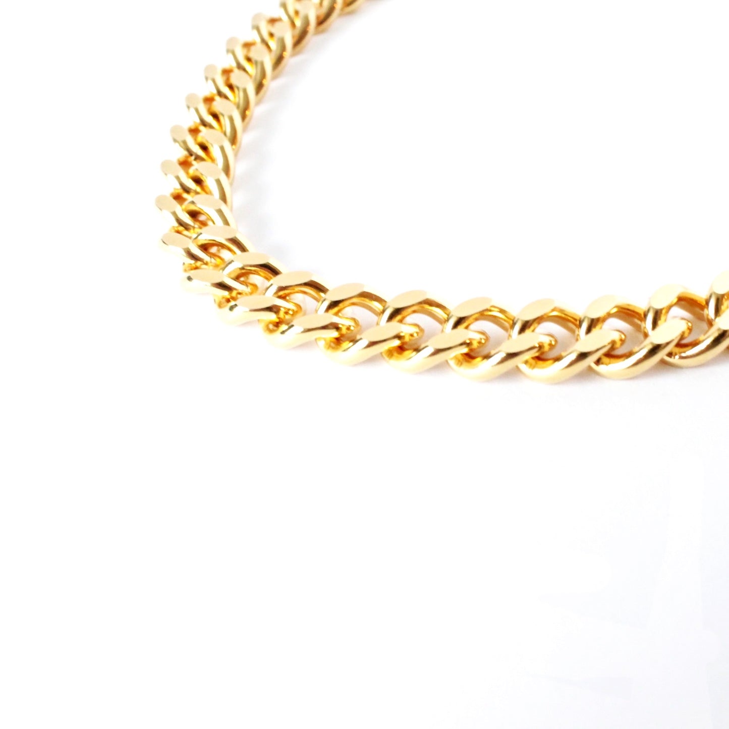 The Luxe Chunky Curb Chain Collar